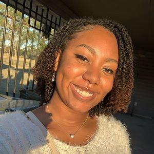 Meet your Posher, Jasmine